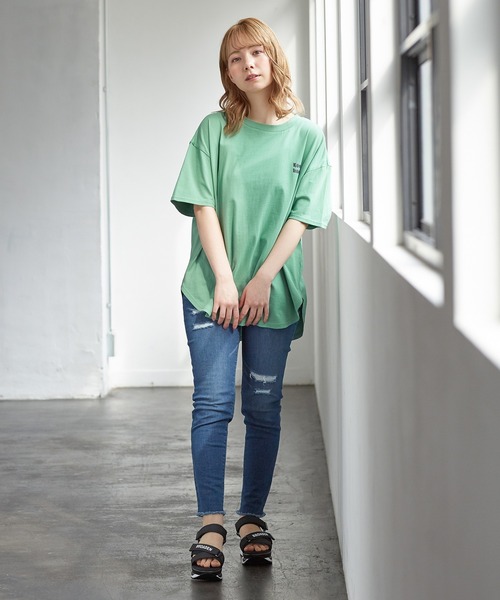 Honeys（ハニーズ）の「イラストプリントＴシャツ（Tシャツ/カットソー・レディース・ブラック/ホワイト系その他/パープル/グリーン/ホワイト・M/S/L）」の9枚目の写真