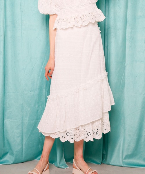 Seemi. byNICECLAUP（ シーミーバイナイスクラップ）の「コットンレースフリルスカート（スカート・レディース・オフホワイト/ブラック/レッド・FREE）」の2枚目の写真