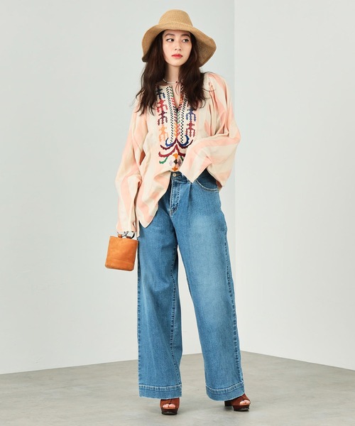 EDWIN(エドウィン)の「essentials ワイドバギーデニムパンツ(デニムパンツ・レディース・ブルー/ライトインディゴブルー/ホワイト/ブラック系その他・SMALL/LARGE/MEDIUM/X-SMALL)」の4枚目の写真