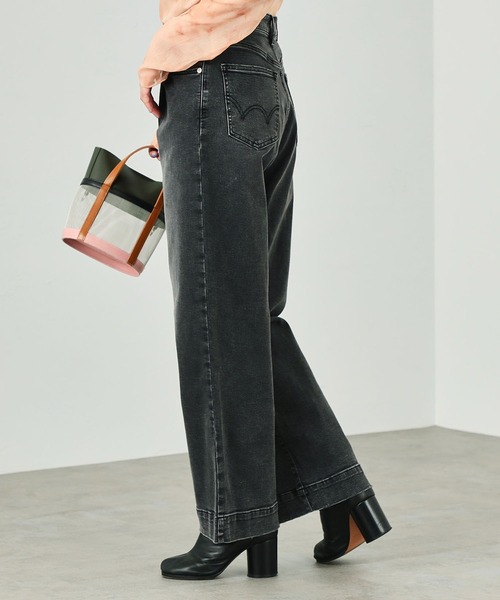 EDWIN(エドウィン)の「essentials ワイドバギーデニムパンツ(デニムパンツ・レディース・ブルー/ライトインディゴブルー/ホワイト/ブラック系その他・SMALL/LARGE/MEDIUM/X-SMALL)」の20枚目の写真