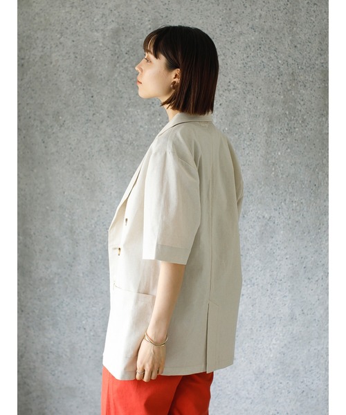 koe（コエ）の「リネン混ダブルジャケット＊（テーラードジャケット・レディース・ブラック/グレイッシュベージュ/ベージュ系その他・SMALL/MEDIUM）」の4枚目の写真