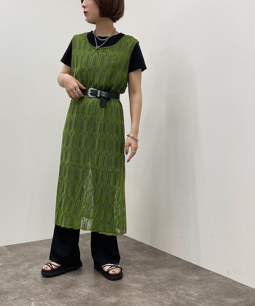 apres jour mignon(アプレジュールミニョン)の「透かし編みニットノースリワンピース【ZOZOTOWN限定アイテム】(ワンピース・レディース・マスタード/グリーン/ブラック/アイボリー・X-LARGE/フリー)」の4枚目の写真