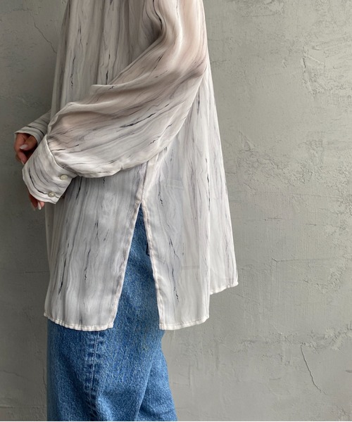 JF Ready Made（ジェイエフレディメイド）の「[Jf Ready Made/ジェイエフレディメイド] マーブル柄 バンドカラーシアーシャツ（シャツ/ブラウス・レディース・ベージュ/ブラック・F）」の5枚目の写真