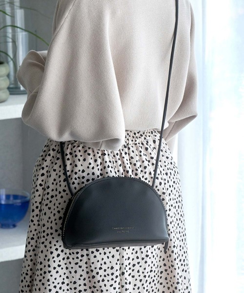 ROPE' PICNIC（ロペピクニック）の「スカラップラウンドミニショルダーバッグ（ショルダーバッグ・レディース・ブラック/ラベンダー・FREE）」の19枚目の写真