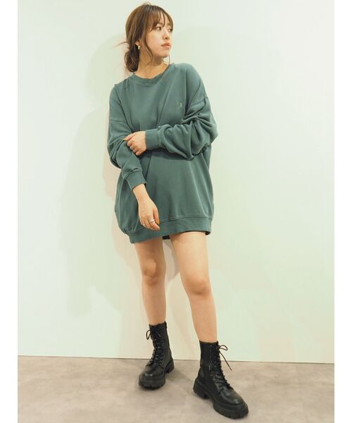 EVRIS（エヴリス）の「SUNNYピグメントオーバーサイズプルオーバー（スウェット・レディース・ブラック/ベージュ/パープル/グリーン/ボルドー・FREE）」の11枚目の写真