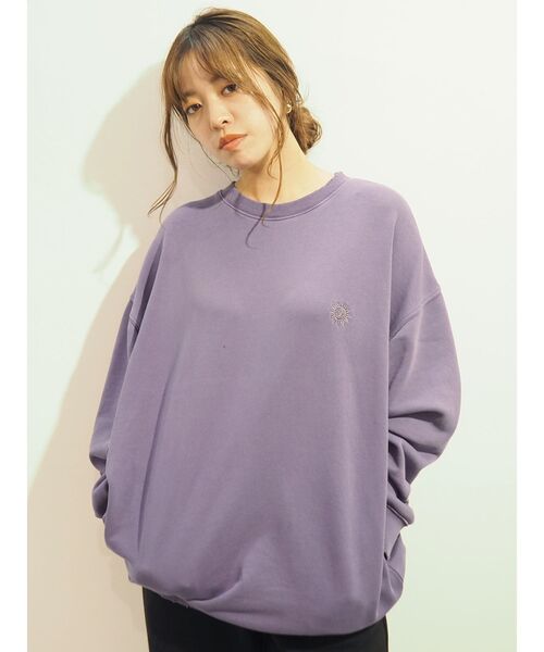 EVRIS（エヴリス）の「SUNNYピグメントオーバーサイズプルオーバー（スウェット・レディース・ブラック/ベージュ/パープル/グリーン/ボルドー・FREE）」の17枚目の写真