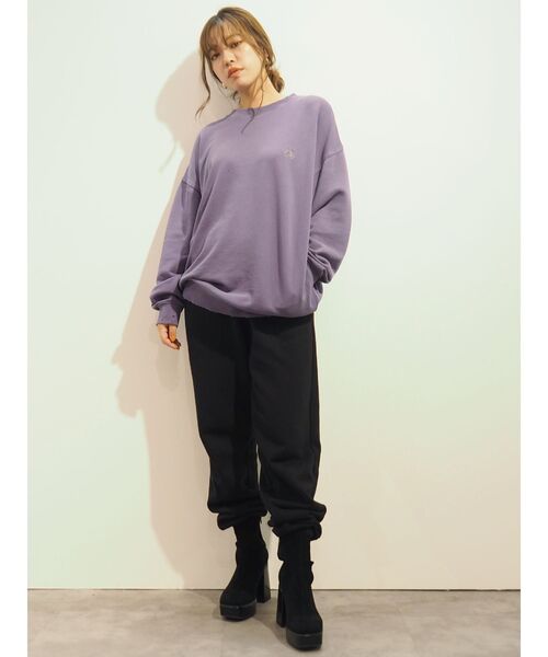 EVRIS（エヴリス）の「SUNNYピグメントオーバーサイズプルオーバー（スウェット・レディース・ブラック/ベージュ/パープル/グリーン/ボルドー・FREE）」の9枚目の写真