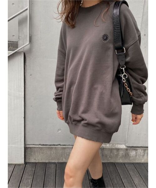 EVRIS（エヴリス）の「SUNNYピグメントオーバーサイズプルオーバー（スウェット・レディース・ブラック/ベージュ/パープル/グリーン/ボルドー・FREE）」の18枚目の写真