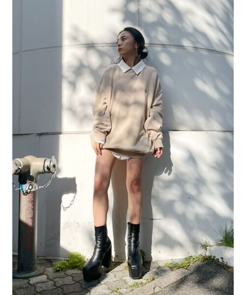 EVRIS（エヴリス）の「SUNNYピグメントオーバーサイズプルオーバー（スウェット・レディース・ブラック/ベージュ/パープル/グリーン/ボルドー・FREE）」の22枚目の写真