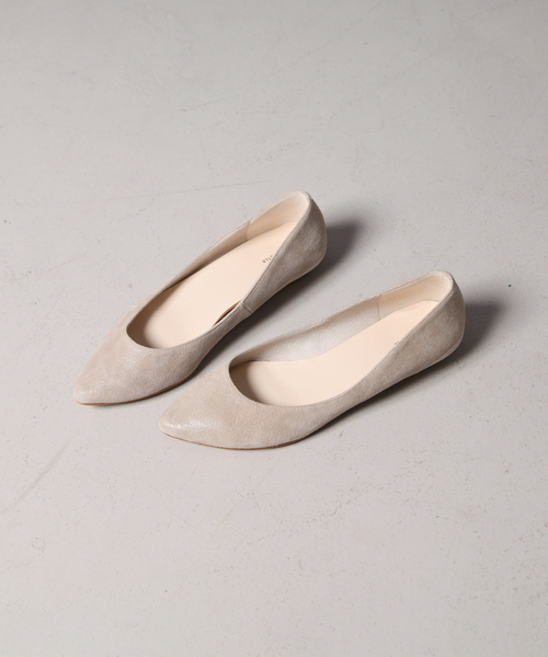 Au BANNISTER（オゥバニスター）の「【累計1万足突破！】ボロネーゼカッターパンプス（パンプス・レディース・ブラック/ネイビー/ピンクゴールド/グレー/グレイッシュベージュ・36/37/38/39/40/34/35）」の5枚目の写真