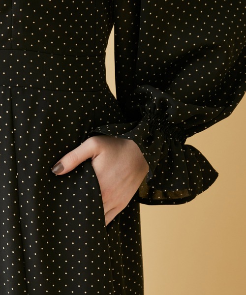 MADEMOISELLE ROPE'（マドモアゼル ロペ）の「【選べる3柄】パフスリーブマーメイドラインワンピース（ワンピース・レディース・ブラック/ミント/ピンク系その他2・38）」の16枚目の写真