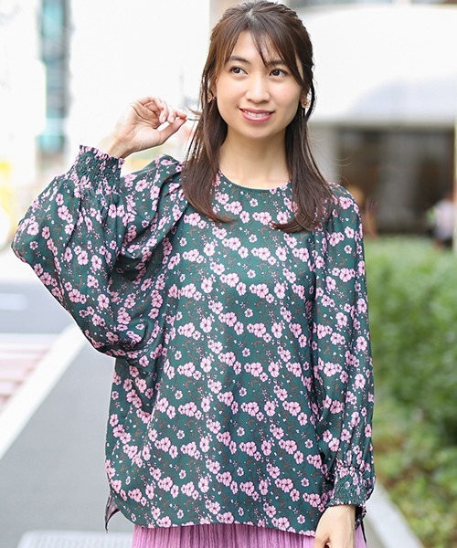 チチカカ(チチカカ)の「マトンギャザーブラウス(シャツ/ブラウス・レディース・ブラック/ベージュ/ネイビー/グリーン・FREE)」の1枚目の写真