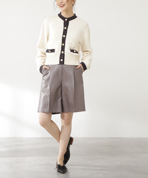 N.（N. Natural Beauty Basic）（エヌエヌナチュラルビューティーベーシック）の「◆フェイクレザーハーフパンツ（その他パンツ・レディース・ブラック/モカ・MEDIUM）」の2枚目の写真