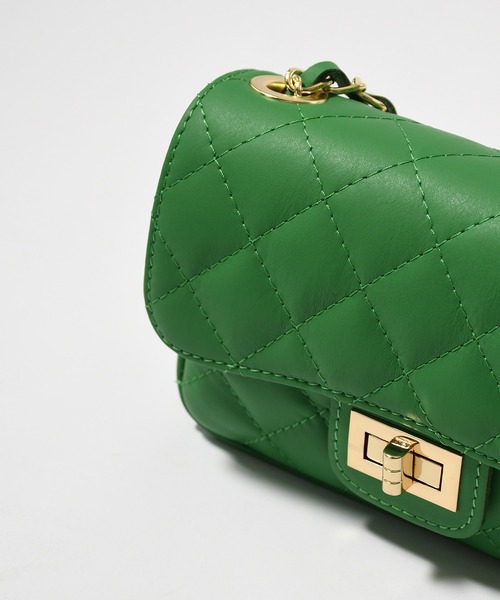Johnbull Private labo（ジョンブルプライベートラボ）の「キルティングチェーンバッグ（ショルダーバッグ・レディース・ブラック/グリーン/ベージュ・FREE）」の4枚目の写真