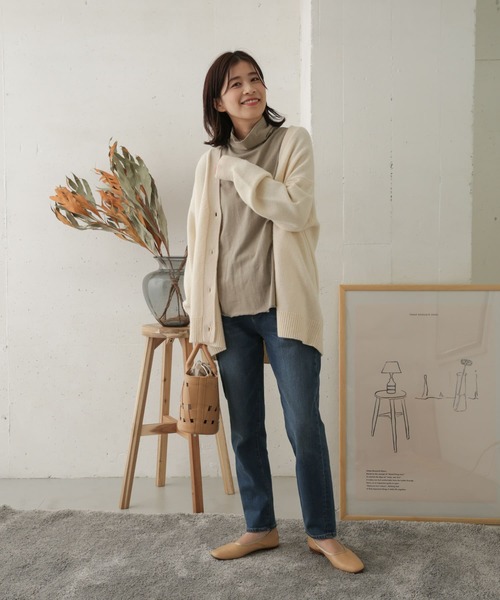 URBAN RESEARCH DOORS（アーバンリサーチドアーズ）の「ハミルトンウールVネックカーディガン（カーディガン/ボレロ・レディース・アイボリー/グレー系その他/グリーン系その他・ONE）」の15枚目の写真