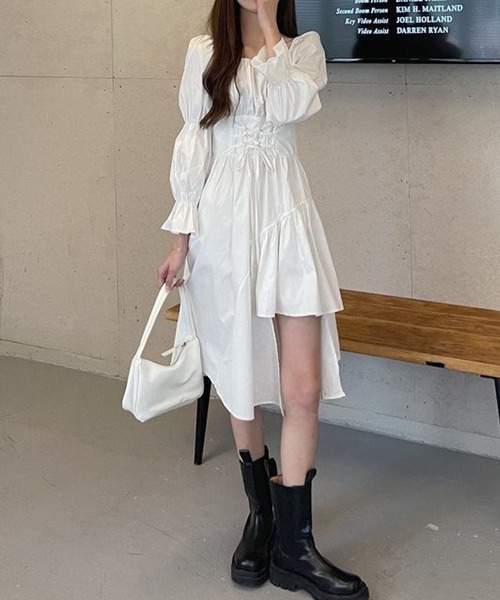 meJane(ミージェーン)の「コルセットベルトアシンメトリーワンピース(ワンピース・レディース・ホワイト/ブラック・FREE)」の3枚目の写真