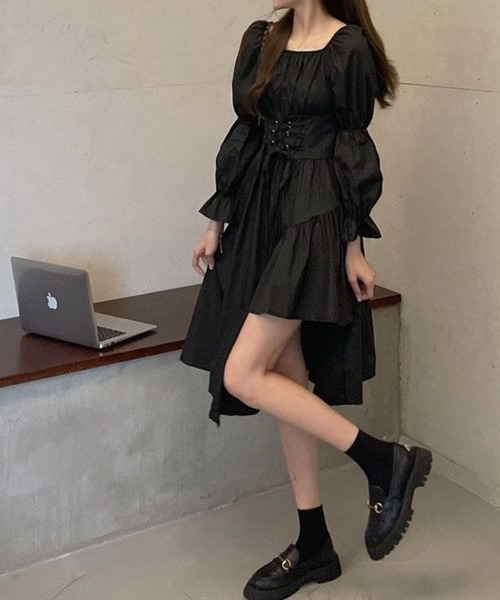 meJane(ミージェーン)の「コルセットベルトアシンメトリーワンピース(ワンピース・レディース・ホワイト/ブラック・FREE)」の7枚目の写真