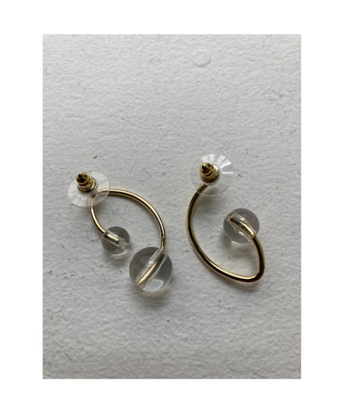 ulu（ウル）の「asymmetry clear beads pierce（ピアス（両耳用）・レディース・シルバー/ゴールド・FREE）」の2枚目の写真