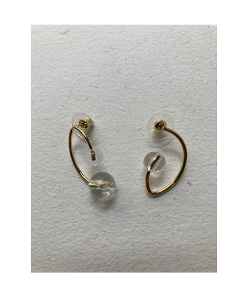 ulu（ウル）の「asymmetry clear beads pierce（ピアス（両耳用）・レディース・シルバー/ゴールド・FREE）」の3枚目の写真