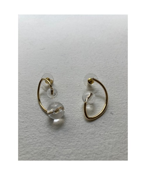 ulu（ウル）の「asymmetry clear beads pierce（ピアス（両耳用）・レディース・シルバー/ゴールド・FREE）」の5枚目の写真