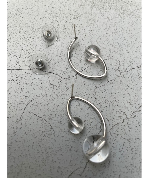ulu（ウル）の「asymmetry clear beads pierce（ピアス（両耳用）・レディース・シルバー/ゴールド・FREE）」の6枚目の写真