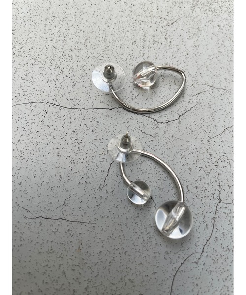ulu（ウル）の「asymmetry clear beads pierce（ピアス（両耳用）・レディース・シルバー/ゴールド・FREE）」の7枚目の写真