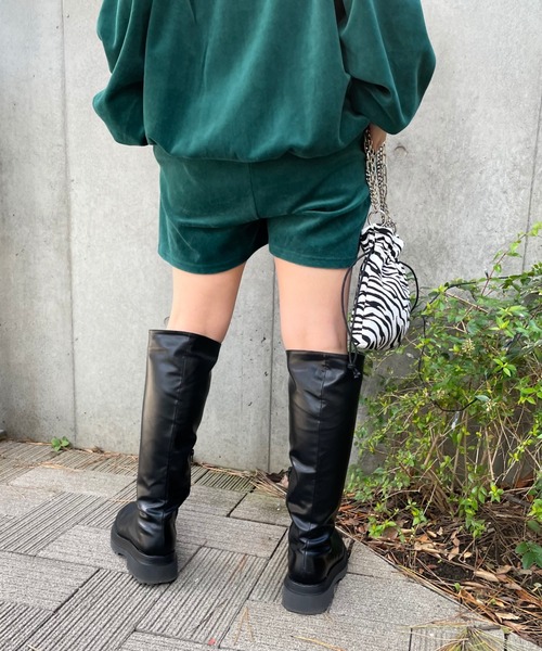 WHO'S WHO gallery(フーズフーギャラリー)の「【SLOPPY/スロッピー】ベロアショートパンツ(その他パンツ・レディース・ダークグリーン/ネイビー/ブラウン/グレー・FREE)」の10枚目の写真
