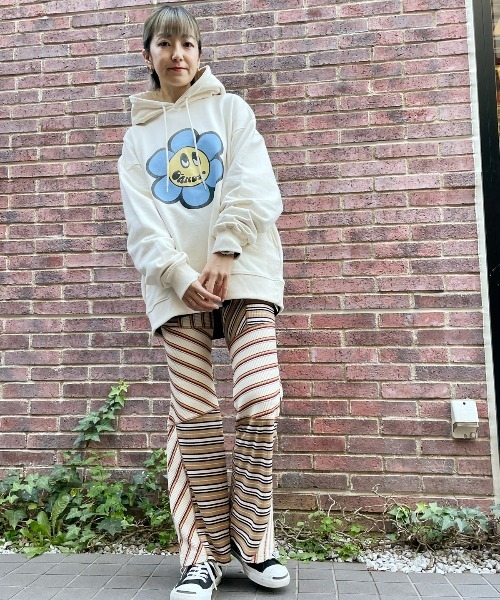 Candy Stripper(キャンディストリッパー)の「MY SUNNY CANDY SWEAT HOODIE(パーカー・レディース・ブラック/パープル/グリーン/アイボリー・2)」の5枚目の写真