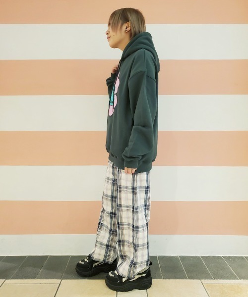 Candy Stripper(キャンディストリッパー)の「MY SUNNY CANDY SWEAT HOODIE(パーカー・レディース・ブラック/パープル/グリーン/アイボリー・2)」の15枚目の写真