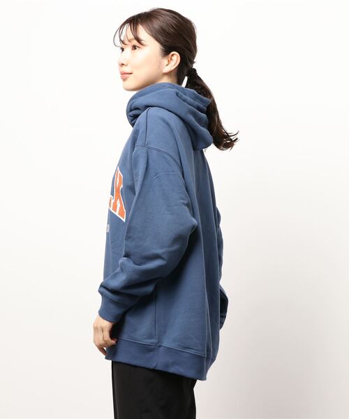 HONEYSUCKLE ROSE（ハニーサックルローズ）の「【HONEYSUCKLE ROSE】カレッジロゴパーカー（パーカー・レディース・イエロー/ネイビー/グリーン・M/L）」の4枚目の写真