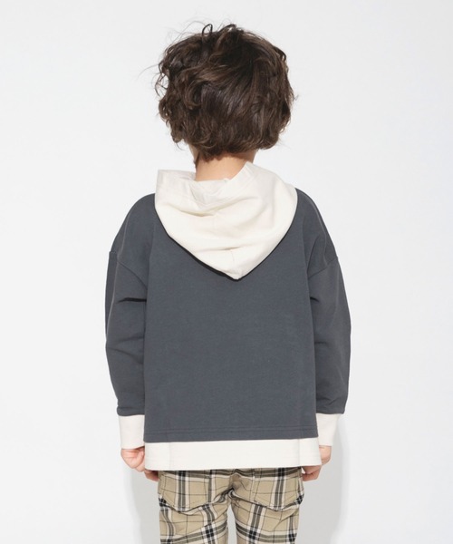 BRANSHES(ブランシェス)の「【重ね着風】プルパーカー(パーカー・キッズ・チャコールグレー/ブルーグレー/マスタード・140/150/110/120/130/100/90)」の7枚目の写真
