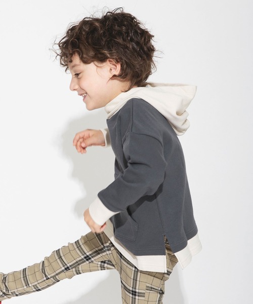 BRANSHES(ブランシェス)の「【重ね着風】プルパーカー(パーカー・キッズ・チャコールグレー/ブルーグレー/マスタード・140/150/110/120/130/100/90)」の5枚目の写真
