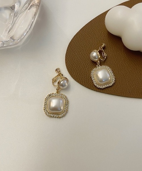 LAC-VERT（ラック・ヴェール）の「レトロスクエアパールイヤリング（イヤリング・レディース・ゴールド・FREE）」の3枚目の写真