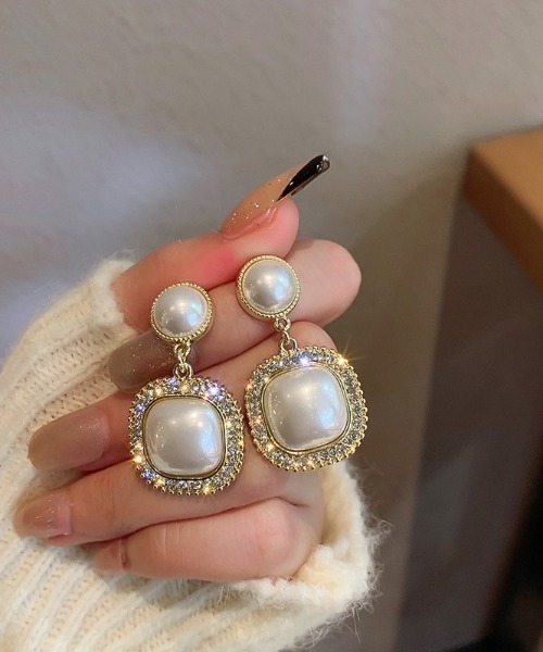 LAC-VERT（ラック・ヴェール）の「レトロスクエアパールイヤリング（イヤリング・レディース・ゴールド・FREE）」の10枚目の写真