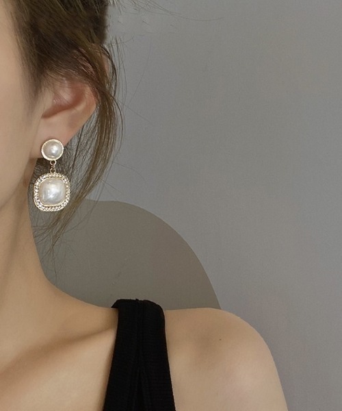 LAC-VERT（ラック・ヴェール）の「レトロスクエアパールイヤリング（イヤリング・レディース・ゴールド・FREE）」の4枚目の写真