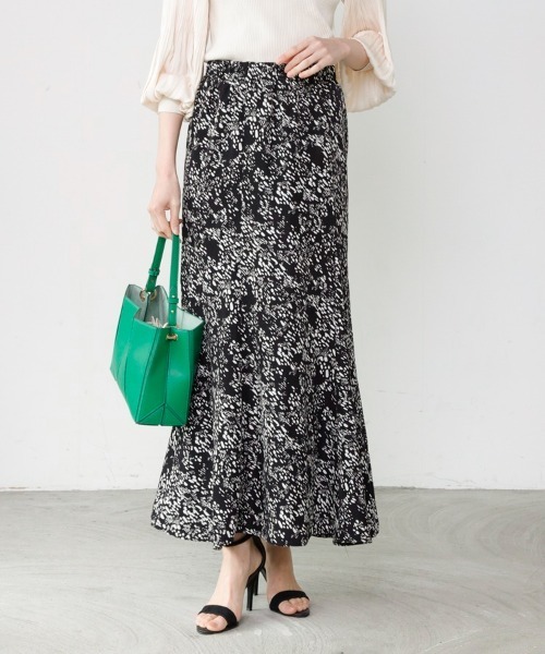 M.deux（エムドゥ）の「デシンプリントスカート（スカート・レディース・オフホワイト/ブラック・MEDIUM）」の20枚目の写真