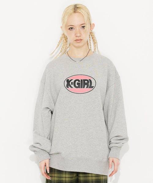 X-girl(エックスガール)の「OVAL LOGO CREW SWEAT TOP(スウェット・レディース・ホワイト/ブラック/アッシュ・S/M/L/XL)」の4枚目の写真