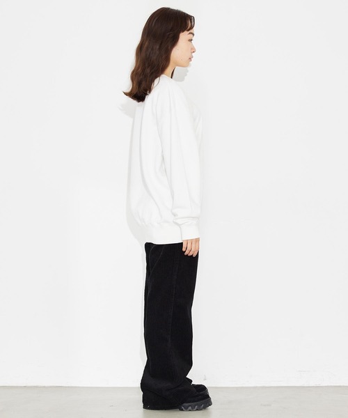 X-girl(エックスガール)の「OVAL LOGO CREW SWEAT TOP(スウェット・レディース・ホワイト/ブラック/アッシュ・S/M/L/XL)」の7枚目の写真