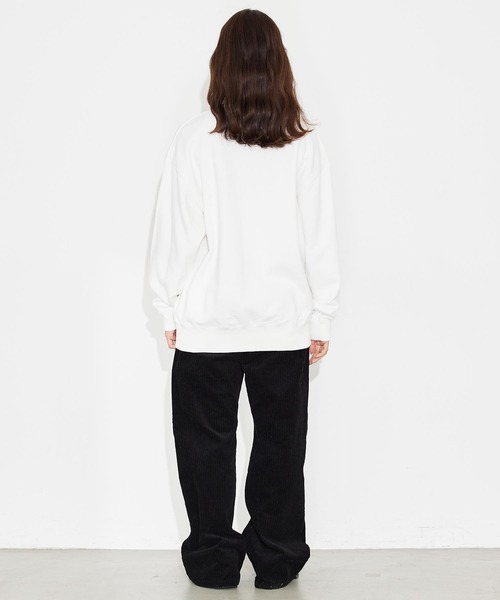 X-girl(エックスガール)の「OVAL LOGO CREW SWEAT TOP(スウェット・レディース・ホワイト/ブラック/アッシュ・S/M/L/XL)」の15枚目の写真