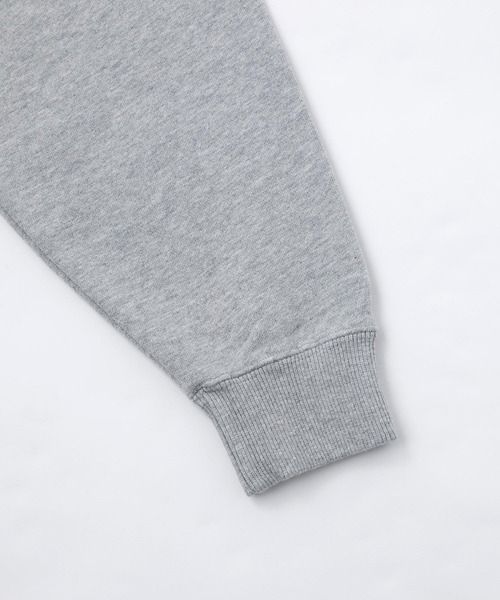 X-girl(エックスガール)の「OVAL LOGO CREW SWEAT TOP(スウェット・レディース・ホワイト/ブラック/アッシュ・S/M/L/XL)」の6枚目の写真