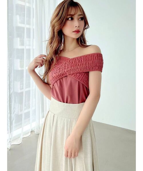 RESEXXY(リゼクシー)の「オフショルデザイントップス(Tシャツ/カットソー・レディース・ブラック/オフホワイト/ピンク/マスタード・FREE)」の6枚目の写真