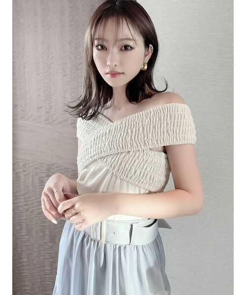 RESEXXY(リゼクシー)の「オフショルデザイントップス(Tシャツ/カットソー・レディース・ブラック/オフホワイト/ピンク/マスタード・FREE)」の17枚目の写真