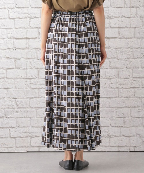 LEPSIM（レプシィム）の「ジオメガラプリントスカート　295643（スカート・レディース・ブラウン/レッド・FREE）」の7枚目の写真