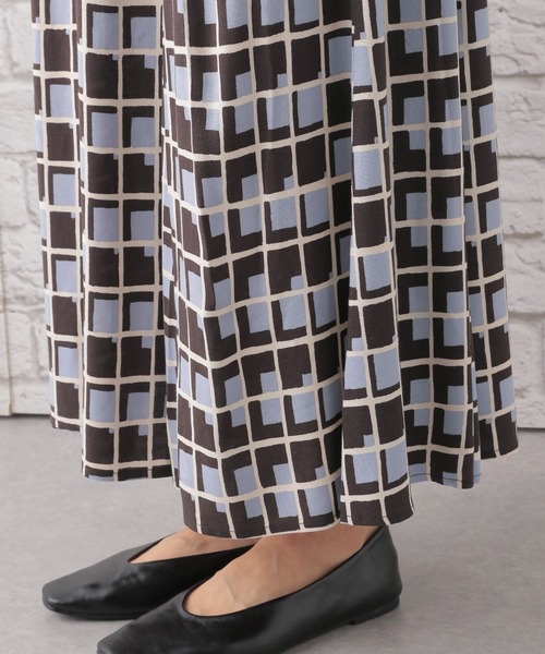 LEPSIM（レプシィム）の「ジオメガラプリントスカート　295643（スカート・レディース・ブラウン/レッド・FREE）」の10枚目の写真