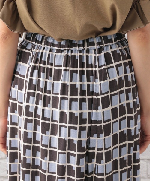 LEPSIM（レプシィム）の「ジオメガラプリントスカート　295643（スカート・レディース・ブラウン/レッド・FREE）」の11枚目の写真