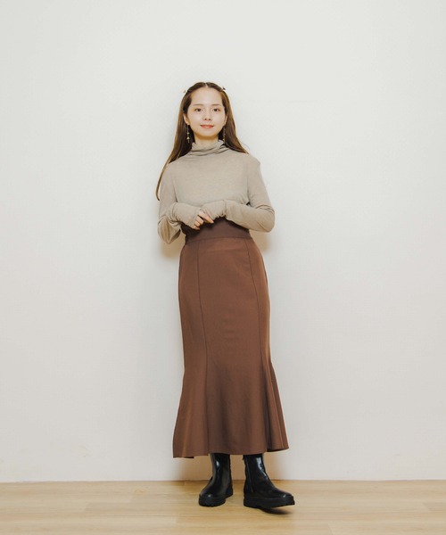 flower（フラワー）の「フェミニンシアータートル2（Tシャツ/カットソー・レディース・ベージュ/アイボリー/ブラック・FREE）」の4枚目の写真