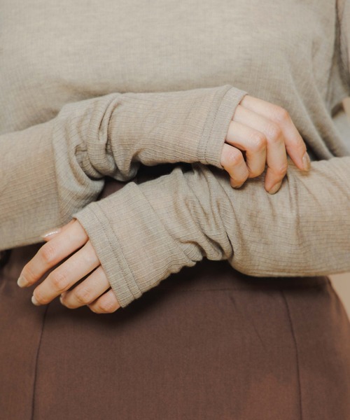 flower（フラワー）の「フェミニンシアータートル2（Tシャツ/カットソー・レディース・ベージュ/アイボリー/ブラック・FREE）」の10枚目の写真