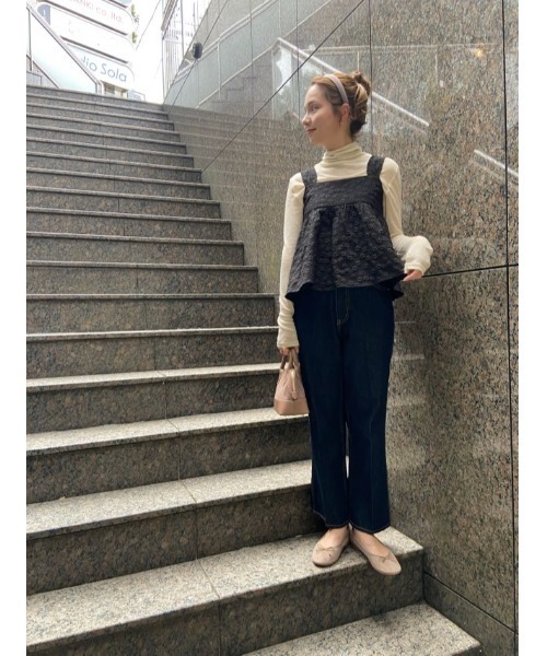 flower（フラワー）の「フェミニンシアータートル2（Tシャツ/カットソー・レディース・ベージュ/アイボリー/ブラック・FREE）」の18枚目の写真