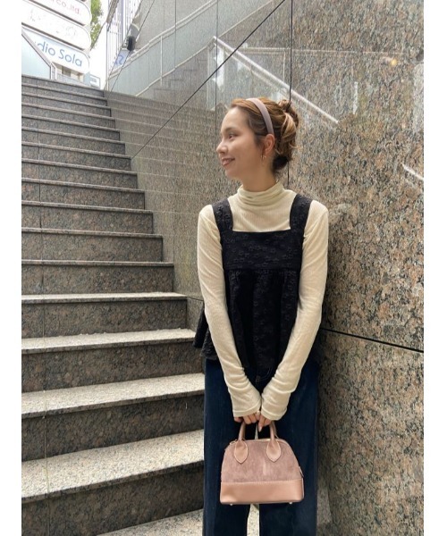 flower（フラワー）の「フェミニンシアータートル2（Tシャツ/カットソー・レディース・ベージュ/アイボリー/ブラック・FREE）」の19枚目の写真