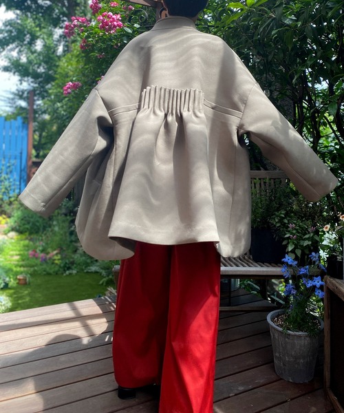 AVIE（アビィ）の「インポートカルゼバックデザインコート（チェスターコート・レディース・ブラック/ベージュ・38）」の6枚目の写真